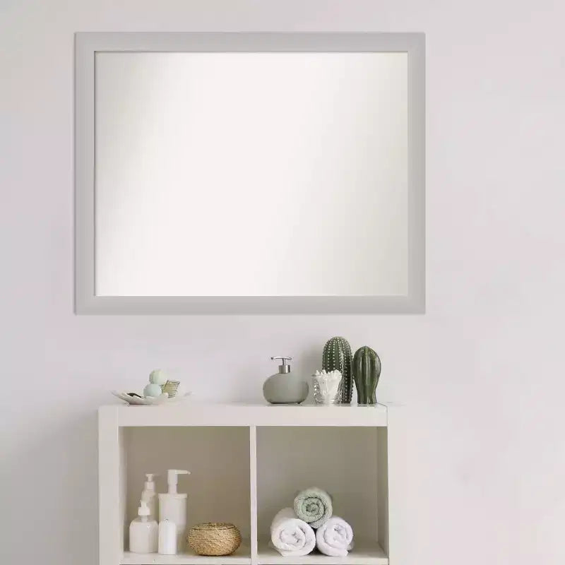 Specchio da parete con cornice rettangolare - Finitura argento a bassa lucentezza