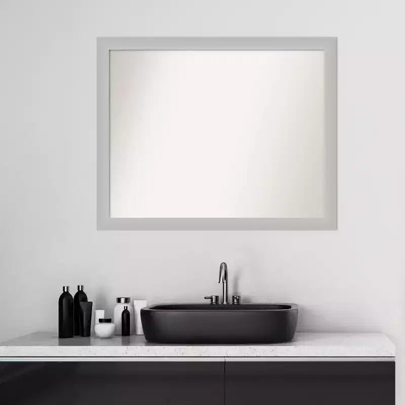 Specchio da parete con cornice rettangolare - Finitura argento a bassa lucentezza