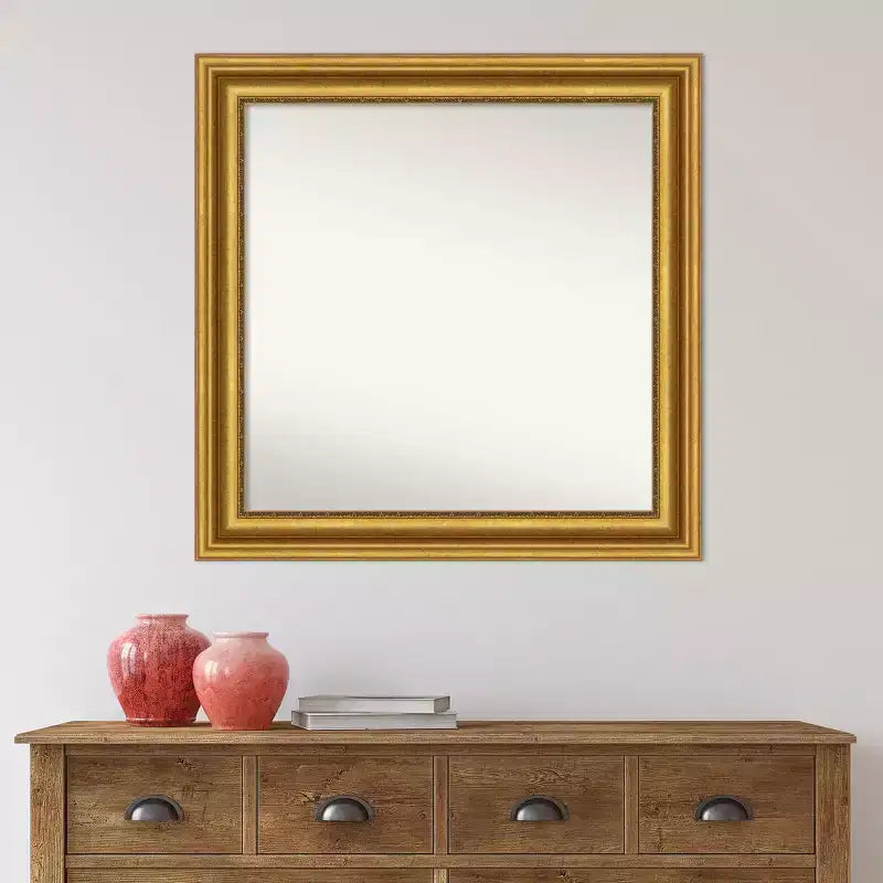 Specchio da parete quadrato con cornice decorata dorata — 80,6 x 80,6 cm