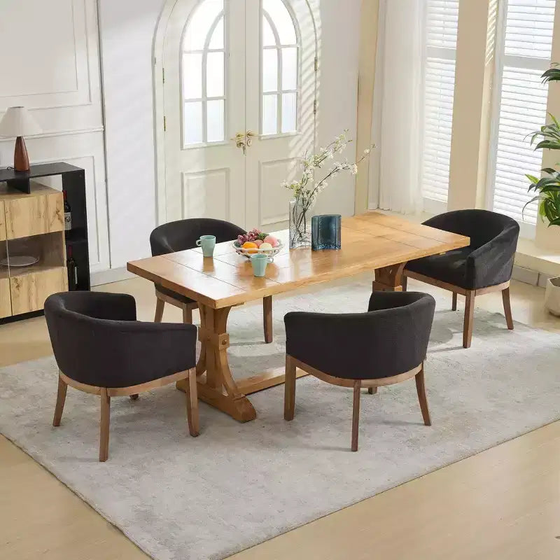 Sedia da pranzo Sleek Barrel con braccioli — Rivestimento in morbido lino e gambe in legno di gomma