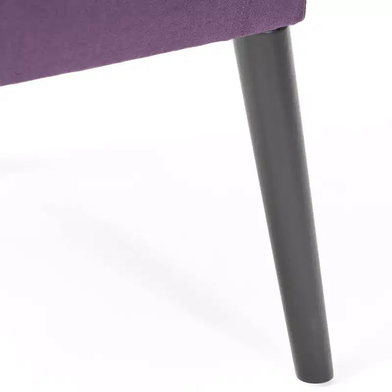 Poltroncina d'appoggio imbottita, senza braccioli e con schienale basso, per soggiorno e camera da letto