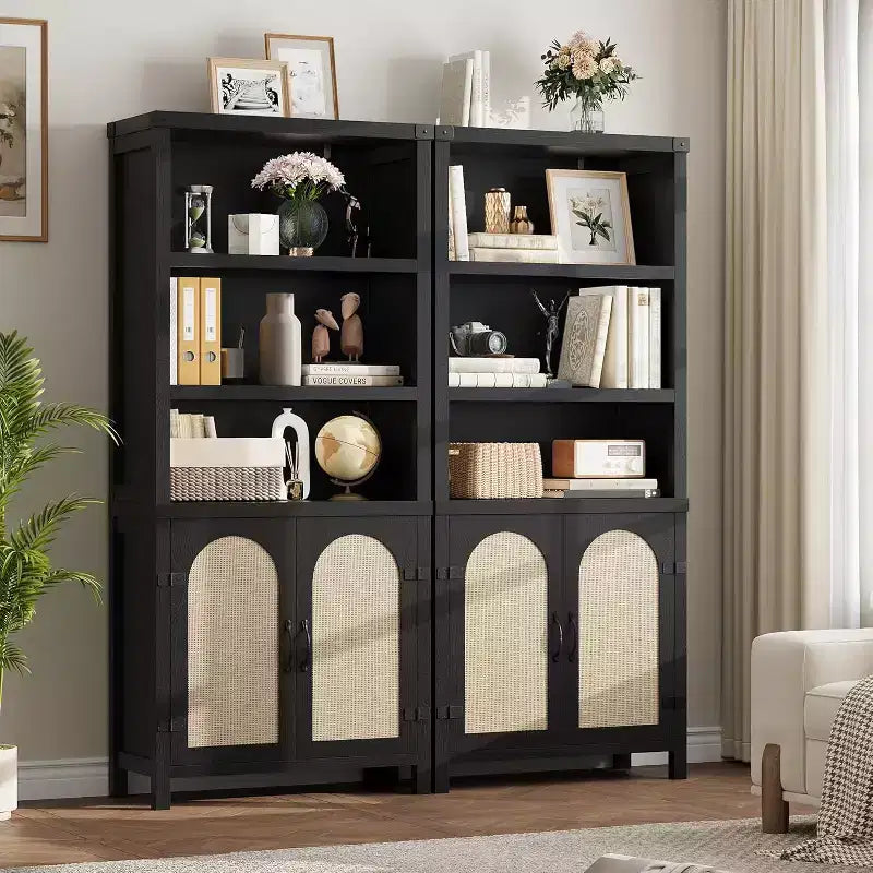 Libreria alta 178 cm con ante e ripiani regolabili