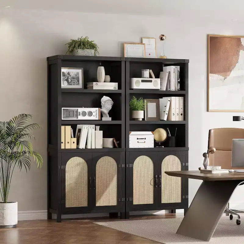 Libreria alta 178 cm con ante e ripiani regolabili
