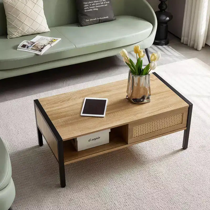 Tavolino rettangolare in rattan con contenitore — Marrone